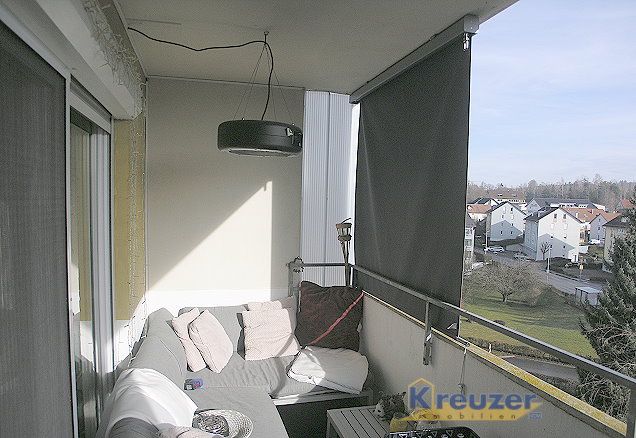 Modernisiert * Gepflegt * Kurzfristig beziehbar - Tolle 4-Zimmerwohnung im 5. OG mit Aufzug !   